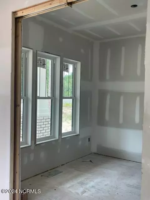 Entry Way - 400 Kramer Ct, Pinehurst, NC 28374 photo 2 of 3