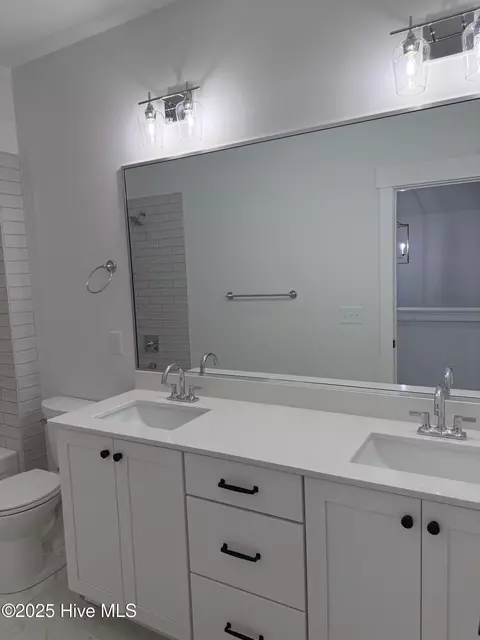 Bath - 400 Kramer Ct, Pinehurst, NC 28374 photo 2 of 3