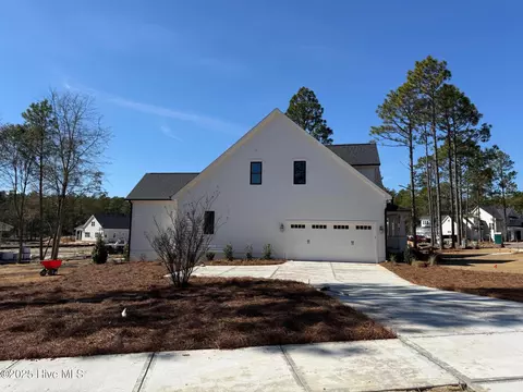 Exterior - 400 Kramer Ct, Pinehurst, NC 28374 photo 6 of 6