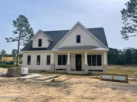 400 Kramer Ct, Pinehurst, NC 28374
