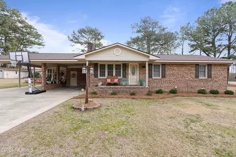 370 Outlaws Bridge Rd, Albertson, NC 28508