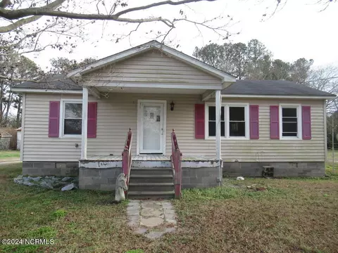 989 Crisp Sandpit Rd, Pinetops, NC 27864