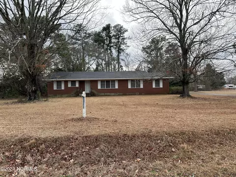 419 N King St, Laurinburg, NC 28352