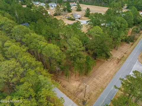 6002 Falcon Rd, Oriental, NC 28571