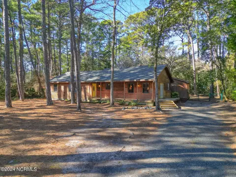 141 Steve Basnight Rd, Manteo, NC 27954