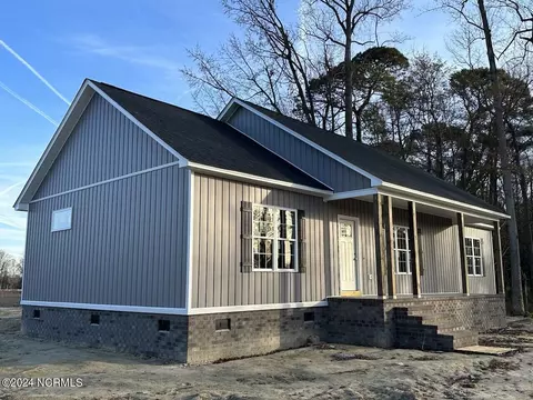 4454 Sharp Point Rd, Fountain, NC 27829
