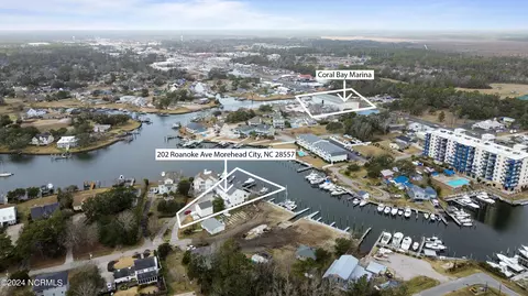 202 Roanoke Ave #A, Morehead City, NC 28557