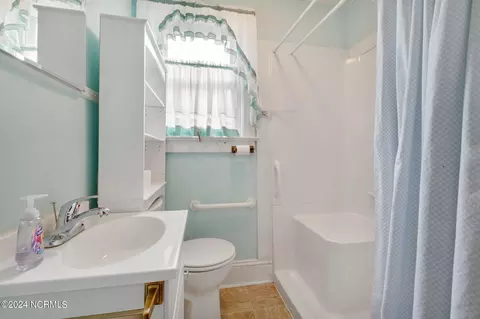 703 Abbott St, Kinston, NC 28504 photo 8
