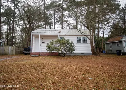 510 New River Dr, Jacksonville, NC 28540