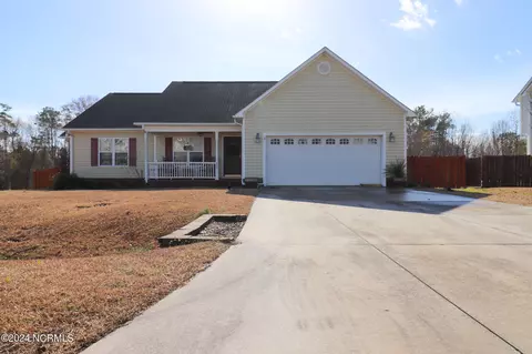 504 Pebble Spruce Ct, Jacksonville, NC 28546