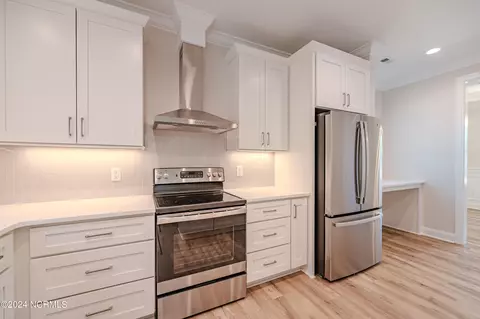 Kitchen - 745 Burning Tree Rd, Pinehurst, NC 28374 photo 4 of 6