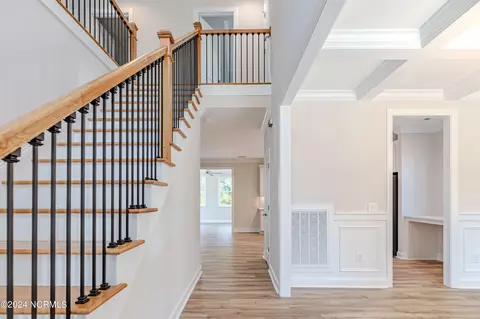 Entry Way - 745 Burning Tree Rd, Pinehurst, NC 28374 photo 4 of 7
