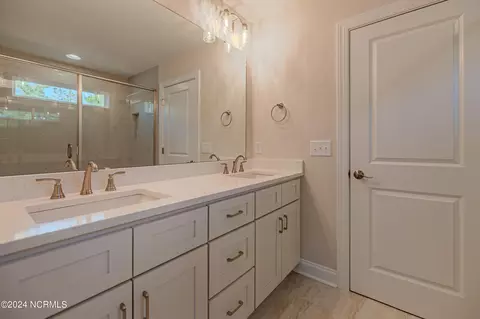 Bath - 745 Burning Tree Rd, Pinehurst, NC 28374 photo 6 of 9