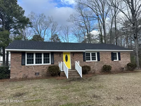 1015 Robert St, Windsor, NC 27983
