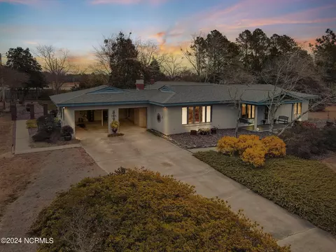 6361 Peeles Chapel Rd, Laurel Hill, NC 28351