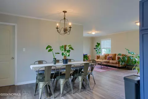 Dining - 110 Riegel Dr, Hubert, NC 28539 photo 1 of 5