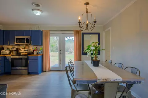 Dining - 110 Riegel Dr, Hubert, NC 28539 photo 5 of 5