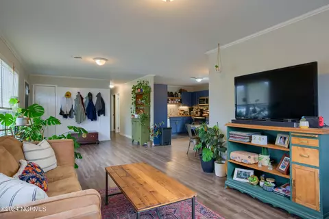 Living - 110 Riegel Dr, Hubert, NC 28539 photo 3 of 3