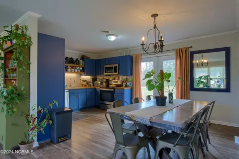 Dining - 110 Riegel Dr, Hubert, NC 28539 photo 3 of 5