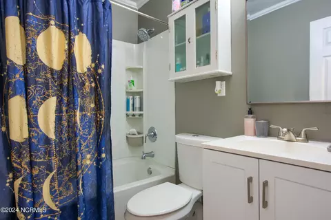 Bath - 110 Riegel Dr, Hubert, NC 28539 photo 1 of 3