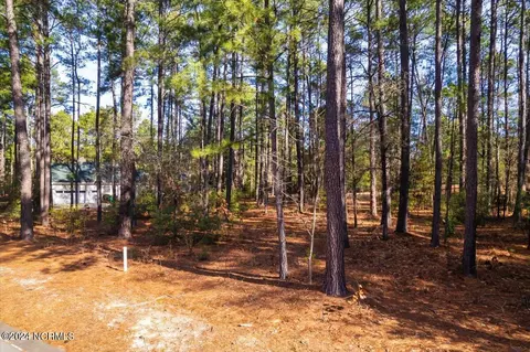60 Devon Dr, Pinehurst, NC 28374 photo 3