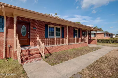 1710 Fordham Rd, Wilmington, NC 28403