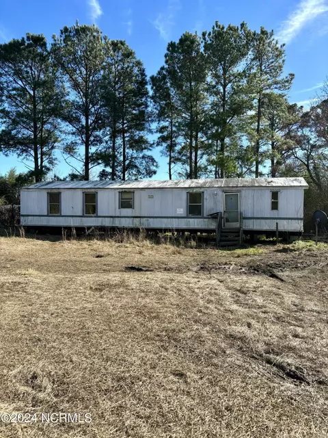 8128 Twisted Hickory Rd, Bladenboro, NC 28320