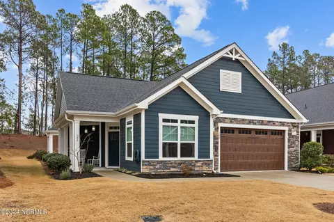 192 Holly Springs Ct, Southern Pines, NC 28387