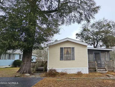 1563 Oak Ridge Dr SW, Ocean Isle Beach, NC 28469