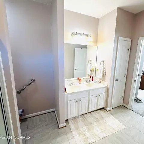 Bath - 104 Middlesbrough Ln, Edenton, NC 27932 photo 2 of 4