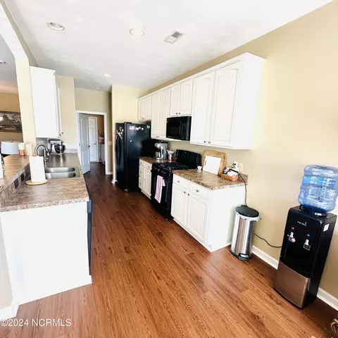 Kitchen - 104 Middlesbrough Ln, Edenton, NC 27932 photo 2 of 2
