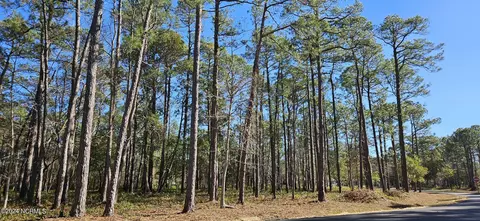 83 Pinewood Dr, Carolina Shores, NC 28467