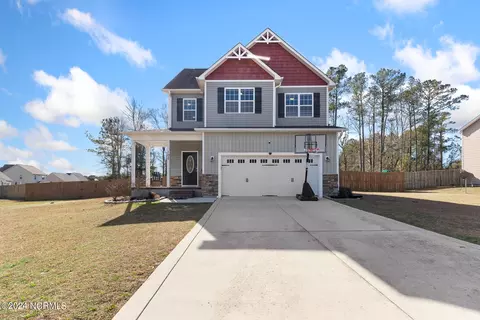 102 Sparrows Point Ln, Jacksonville, NC 28540