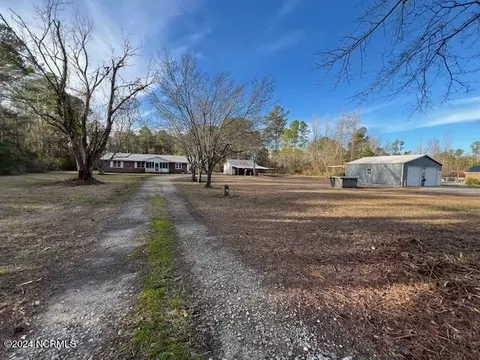 1560 Nc Highway 53 E, Burgaw, NC 28425