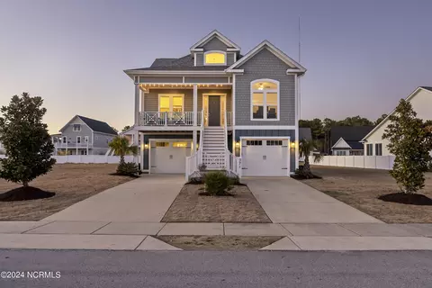 371 Spicer Lake Dr, Holly Ridge, NC 28445