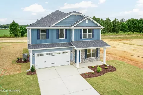 723 Greenwich Pl, Richlands, NC 28574