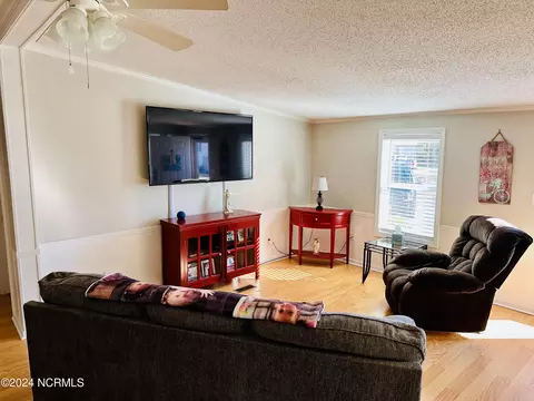 814 Mast Ct, Hampstead, NC 28443 photo 5