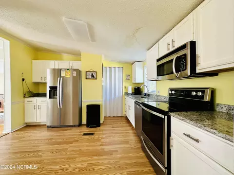 814 Mast Ct, Hampstead, NC 28443 photo 18