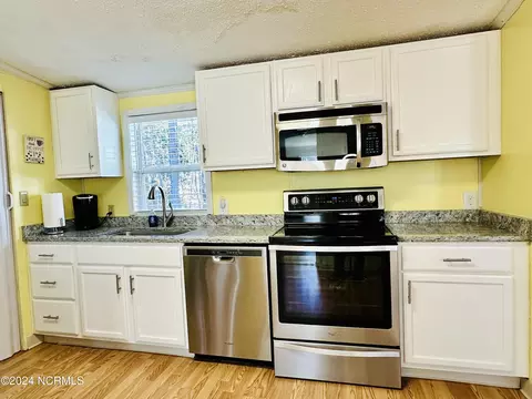 814 Mast Ct, Hampstead, NC 28443 photo 24