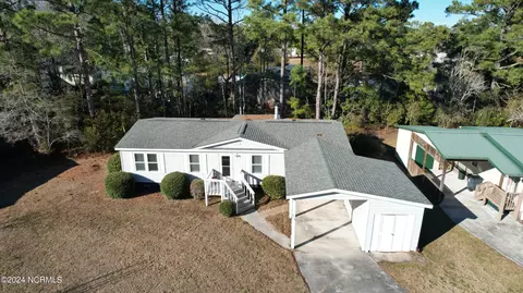 814 Mast Ct, Hampstead, NC 28443 photo 3