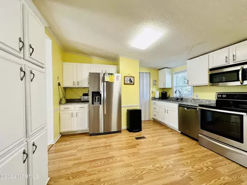 814 Mast Ct, Hampstead, NC 28443 photo 17