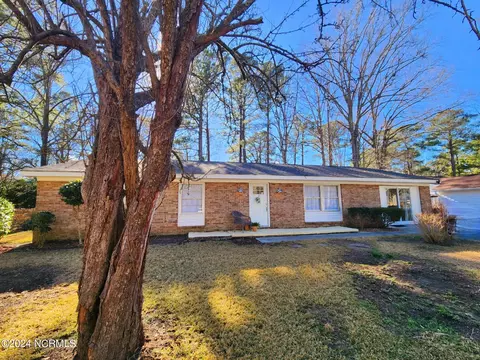 1113 Plymouth Dr, New Bern, NC 28562