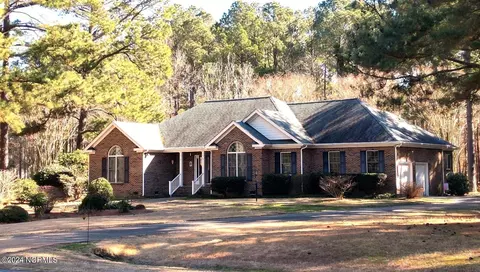 137 Waccamaw Dr, Hertford, NC 27944
