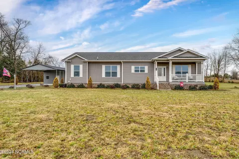 143 Island Creek Rd, Rose Hill, NC 28458