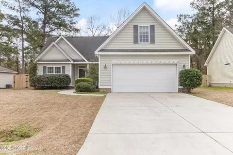413 Satterfield Dr, New Bern, NC 28560