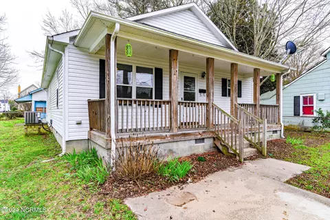 718 Grady St, Elizabeth City, NC 27909