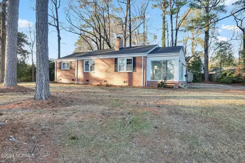 400 Maple St, Jacksonville, NC 28540