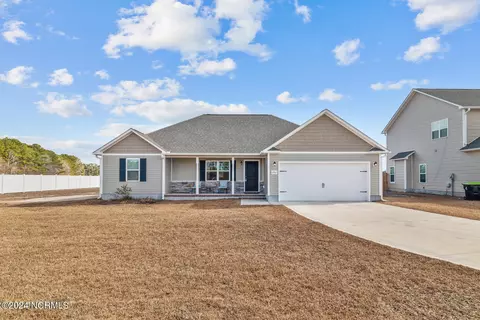 1792 Riggs Rd, Maysville, NC 28555