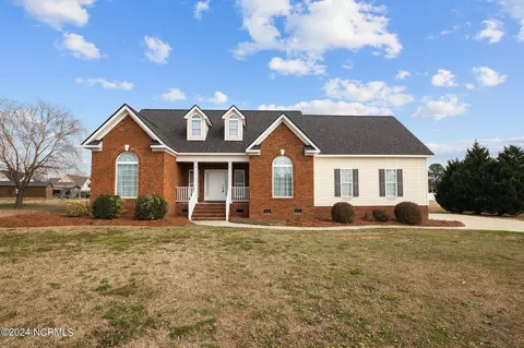 2869 Madison Grove Rd, Greenville, NC 27858