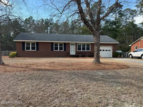 1728 Holly Ridge Rd, Kinston, NC 28504
